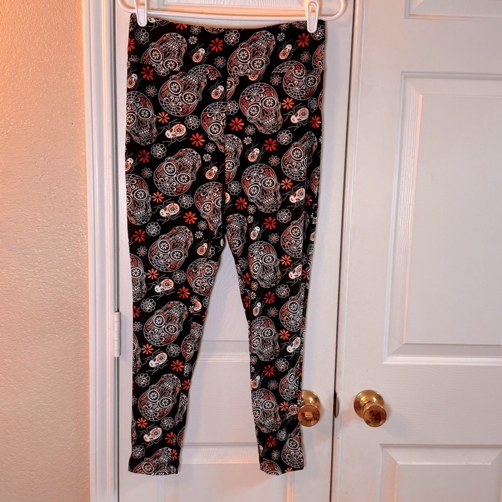 Sugar Skull Pattern Black and Orange Leggings, SZ 14W OX Terra & Sky